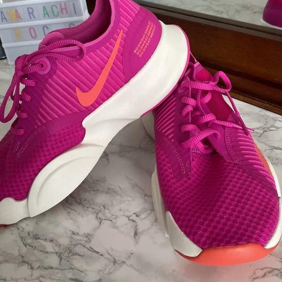 Pink Nike Superrep size 9.5 shoes - Picture 3 of 4